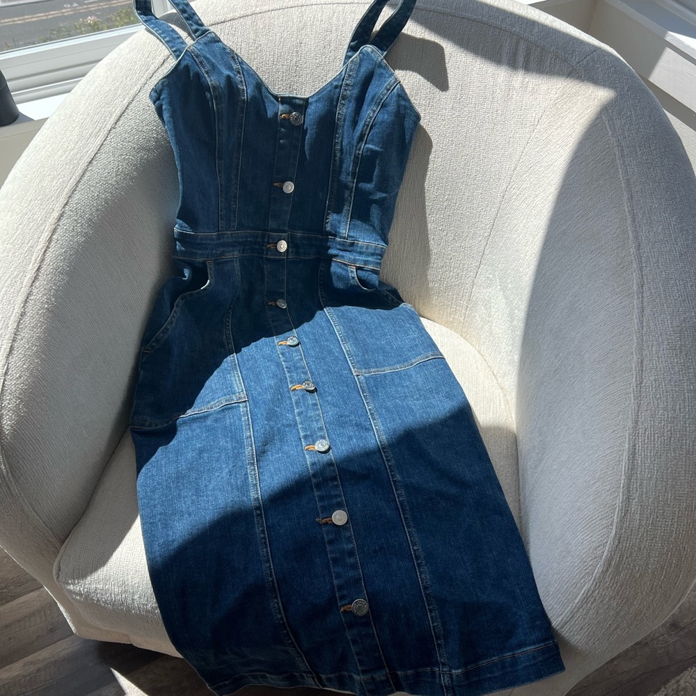 Dress by Veronica Beard. Size 4